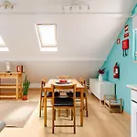 Trendy Loft In The Heart Of The City!
